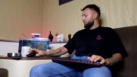 Snapshot of jamienoxus chatting on 09.19.25 Robbie online show from 09.19.25