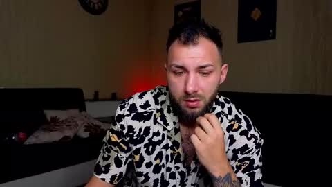 Snapshot of jamienoxus chatting on 10.13.25 Robbie online show from 10.13.25