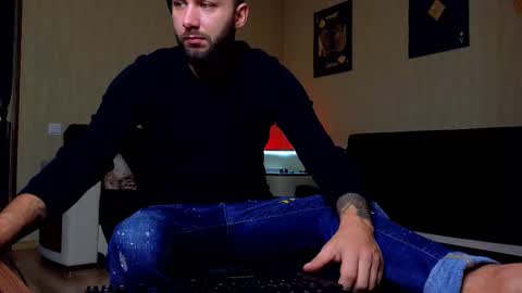 Snapshot of jamienoxus chatting on 10.20.25 Robbie online show from 10.20.25