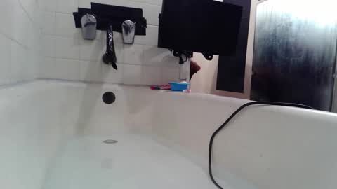 Snapshot of jamwarnerone chatting on 10.12.25 Bootyshows online show from 10.12.25