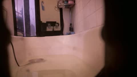 Snapshot of jamwarnerone chatting on 10.19.25 Bootyshows online show from 10.19.25