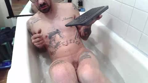 Snapshot of jamwarnerone chatting on 11.01.25 Bootyshows online show from 11.01.25