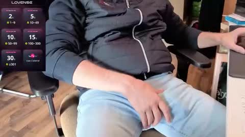 Snapshot of jan_martin chatting on 10.16.25 Jan Martin online show from 10.16.25