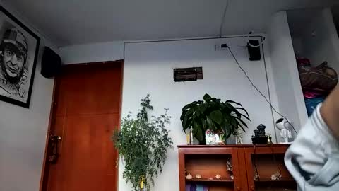 janariivera1 online show from 11.26.25