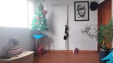 Snapshot of janariivera1 chatting on 12.17.25 janariivera1 online show from 12.17.25