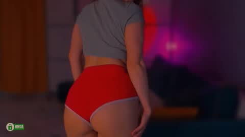 Snapshot of jane_bloempje chatting on 09.11.25 Jane and sheron online show from 09.11.25