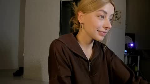 Snapshot of jane_bright chatting on 03.08.25 Jane online show from 03.08.25