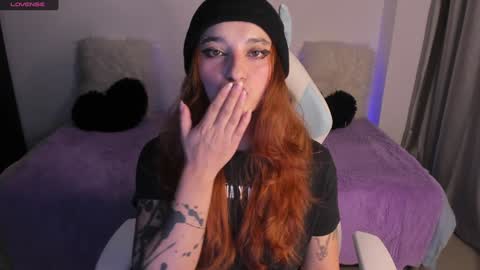 Snapshot of janee_lane chatting on 12.16.24 Jane online show from 12.16.24