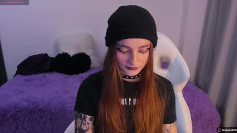 Snapshot of janee_lane chatting on 09.17.25 Jane online show from 09.17.25