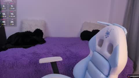 Snapshot of janee_lane chatting on 09.23.25 Jane online show from 09.23.25