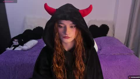 Snapshot of janee_lane chatting on 10.08.25 Jane online show from 10.08.25