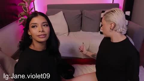 Snapshot of janehart_ chatting on 10.02.25 Jane online show from 10.02.25