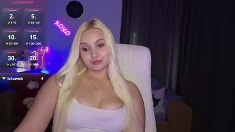 Snapshot of janemiss chatting on 06.17.26 Jane online show from 06.17.26