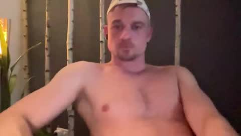 Snapshot of janettarobin chatting on 03.04.26 RoJan online show from 03.04.26