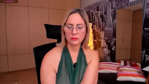 Snapshot of janeturner chatting on 03.09.26 JANE TURNER MILF online show from 03.09.26