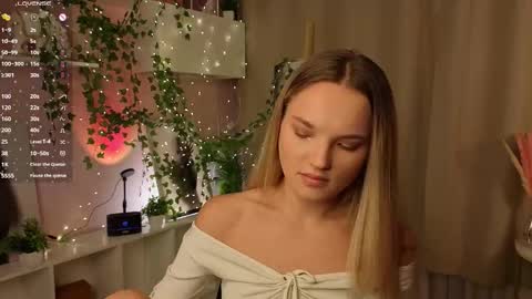 Hi Im Alice and here youll find something online show from 11.14.25