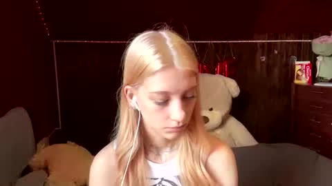 Snapshot of janicesivertsen chatting on 07.06.26 Elsa online show from 07.06.26