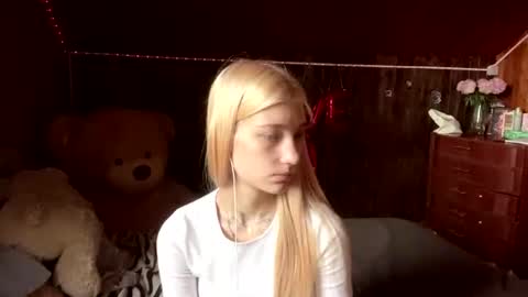 Snapshot of janicesivertsen chatting on 07.10.26 Elsa online show from 07.10.26