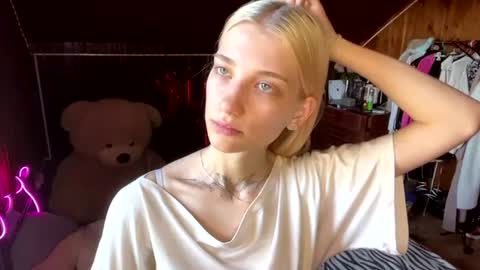 Snapshot of janicesivertsen chatting on 08.03.26 Elsa online show from 08.03.26