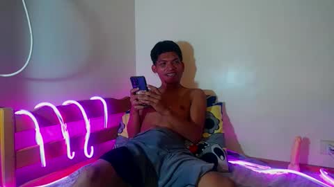 janlloyd04 online show from 09.18.25