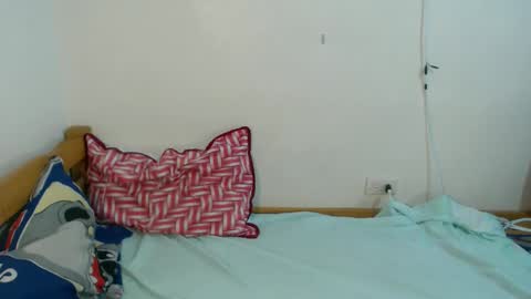 janlloyd04 online show from 11.17.25