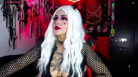 Snapshot of janna_ink chatting on 01.15.25 online show from 01.15.25