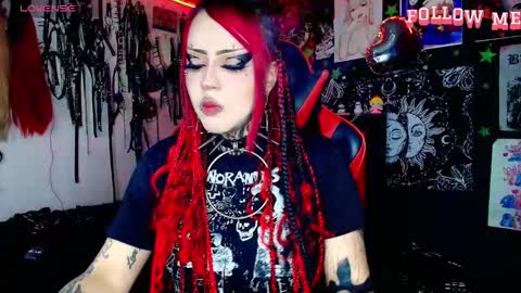 Snapshot of janna_ink chatting on 12.01.25 online show from 12.01.25