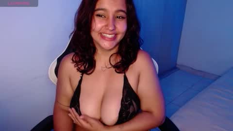 Snapshot of janne_1 chatting on 11.08.25 Janne online show from 11.08.25