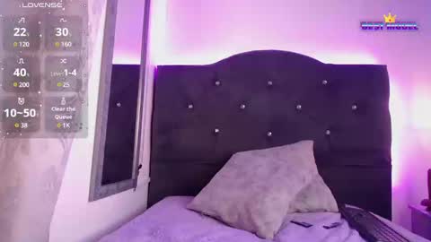 Snapshot of janne_moon chatting on 01.18.25 Janne online show from 01.18.25