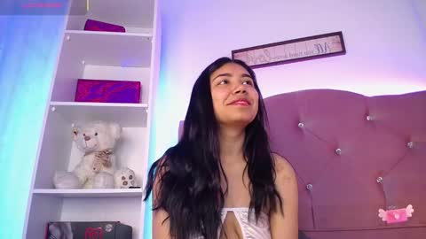 Snapshot of janne_moon chatting on 11.26.25 Janne online show from 11.26.25