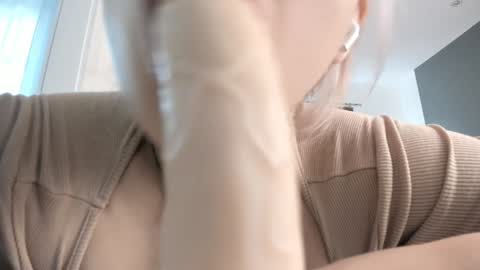 Amelle online show from 01.14.25