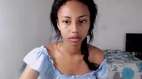 Snapshot of jasmin_brunette_ chatting on 11.22.25 Jasmin online show from 11.22.25