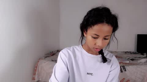 Snapshot of jasmin_brunette_ chatting on 12.03.25 Jasmin online show from 12.03.25