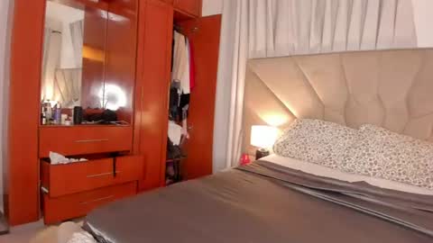 Snapshot of jasmin_melons chatting on 06.18.26 jasmin_melons online show from 06.18.26