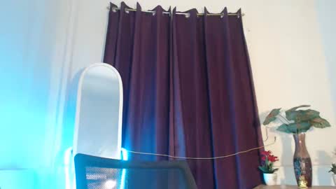 Snapshot of jasmine_arousal chatting on 11.13.25 JASMINE online show from 11.13.25