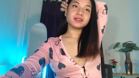 Snapshot of jasmine_arousal chatting on 11.14.25 JASMINE online show from 11.14.25