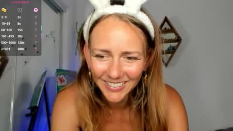 Snapshot of jasminedaze888 chatting on 10.23.25 Jasmine Daze online show from 10.23.25