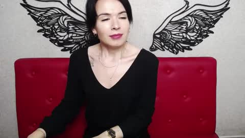 Snapshot of jasminekouch chatting on 02.01.25 JasmineKouch online show from 02.01.25