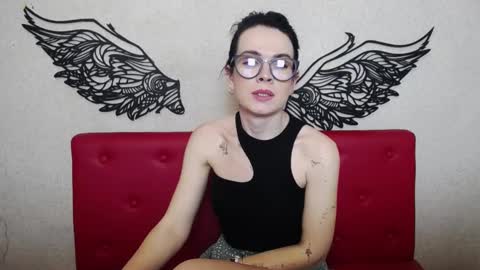 Snapshot of jasminekouch chatting on 02.08.25 JasmineKouch online show from 02.08.25