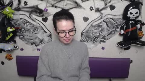 Snapshot of jasminekouch chatting on 10.22.25 JasmineKouch online show from 10.22.25