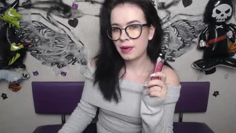 Snapshot of jasminekouch chatting on 10.25.25 JasmineKouch online show from 10.25.25