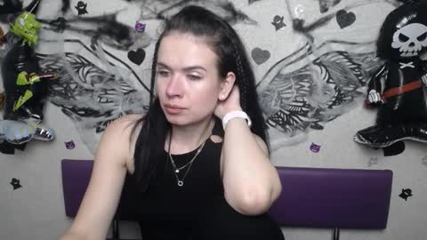 Snapshot of jasminekouch chatting on 11.02.25 JasmineKouch online show from 11.02.25