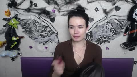 Snapshot of jasminekouch chatting on 11.12.25 JasmineKouch online show from 11.12.25