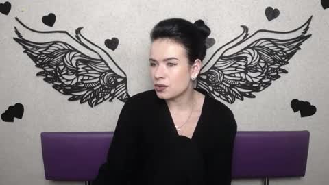 Snapshot of jasminekouch chatting on 11.17.25 JasmineKouch online show from 11.17.25