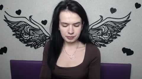 Snapshot of jasminekouch chatting on 11.18.25 JasmineKouch online show from 11.18.25