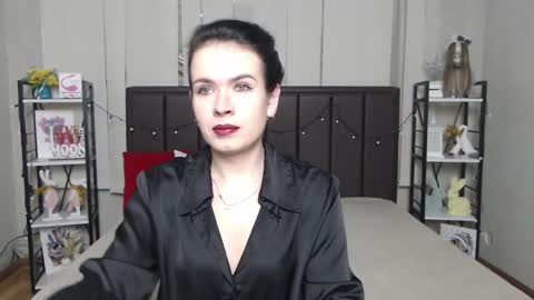 Snapshot of jasminekouch chatting on 11.22.25 JasmineKouch online show from 11.22.25