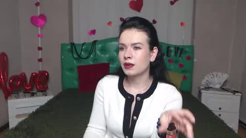 Snapshot of jasminekouch chatting on 11.26.25 JasmineKouch online show from 11.26.25