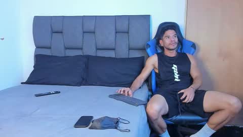 Javier online show from 02.23.25