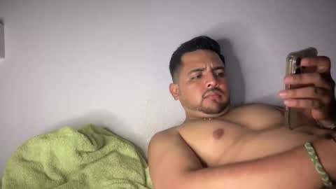 Snapshot of javiermichi chatting on 11.18.25 javiermichi online show from 11.18.25