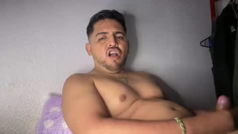 Snapshot of javiermichi chatting on 12.18.25 javiermichi online show from 12.18.25